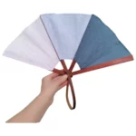 Vouwwaaier met borduursel in vintage Spaanse stijl