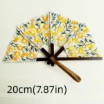 Vouwwaaier met borduursel in vintage Spaanse stijl